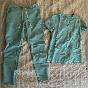 Figs Used XS Scrub Set Hydrogreen